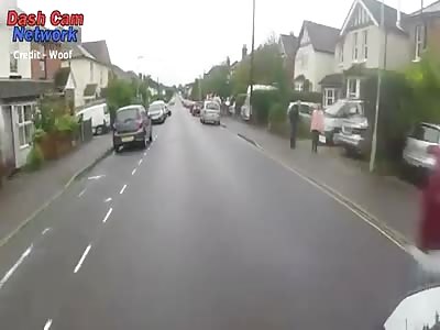 MOTORCYCLE ACCIDENT ON HELMET CAM (UK)