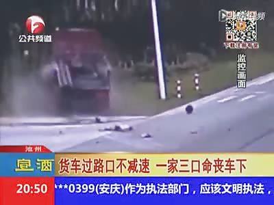 THREE DEAD ON THE ROAD: TRUCK RUNS OVER MOTORCYCLE 