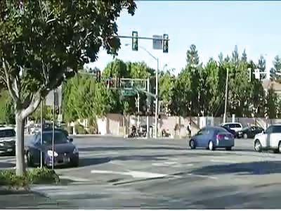 DEPUTY PULLS DRIVER FROM CAR BEFORE CALLTRAIN HITS VEHICLE