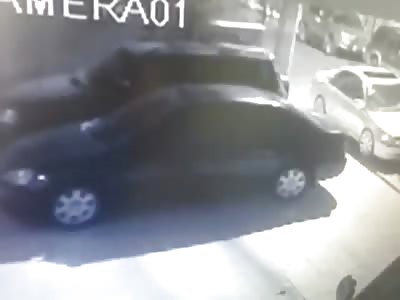 MAN TRIES TO STAB HIS WIFE AND BOTH FALLS FROM BUILDING