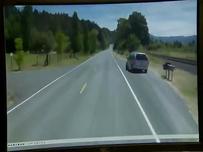 Dashcam Shows Bus, Minivan Crash