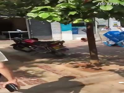 Man with knife charges towards cops with sticks and gun 