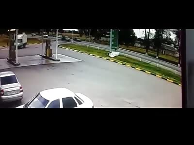 *GRAPHIC* Car Accident  People Burning. 