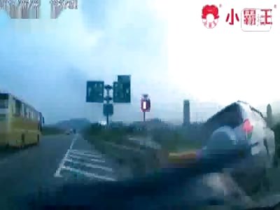 Car bumped off road when cutting traffic